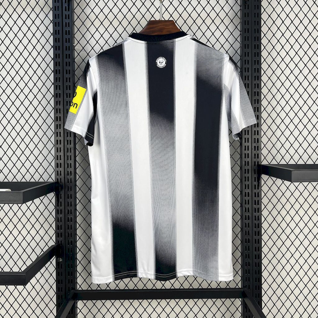 MAILLOT NEW CASTLE 2025/2026
